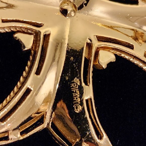 Vintage Trifari Maltese Cross Brooch - Picture 5 of 5